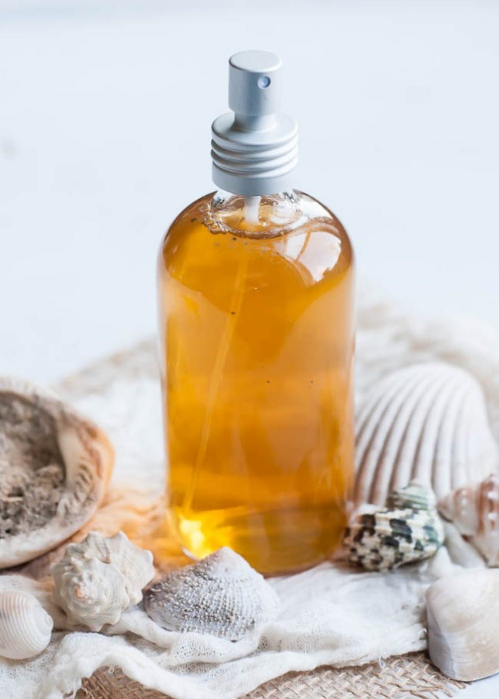 How to create a homemade perfume for men?